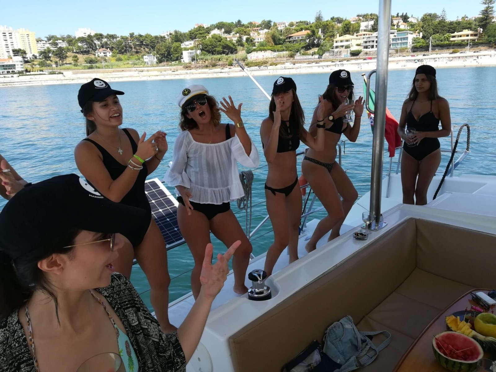 Bailando, con sol, mar y mucha diversión