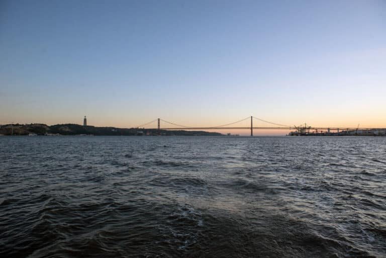 Caloroso pôr do sol