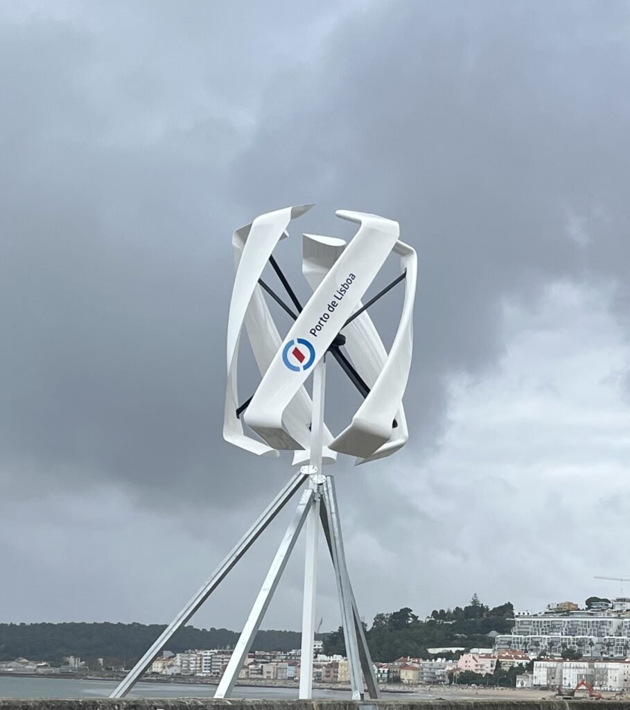 Première éolienne urbaine WindCredible sur une infrastructure nationale